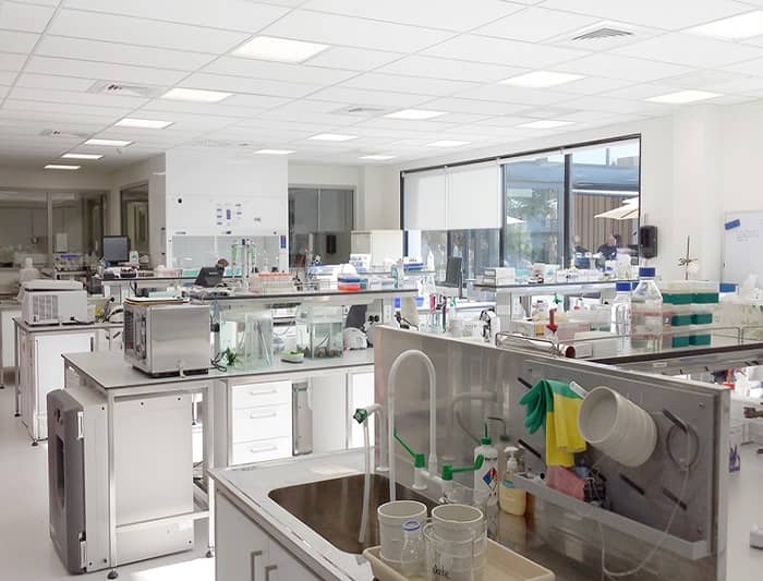 PCR實(shí)驗(yàn)室建設(shè)終極指南：萬(wàn)級(jí)凈化+負(fù)壓系統(tǒng)+無(wú)菌家具配置