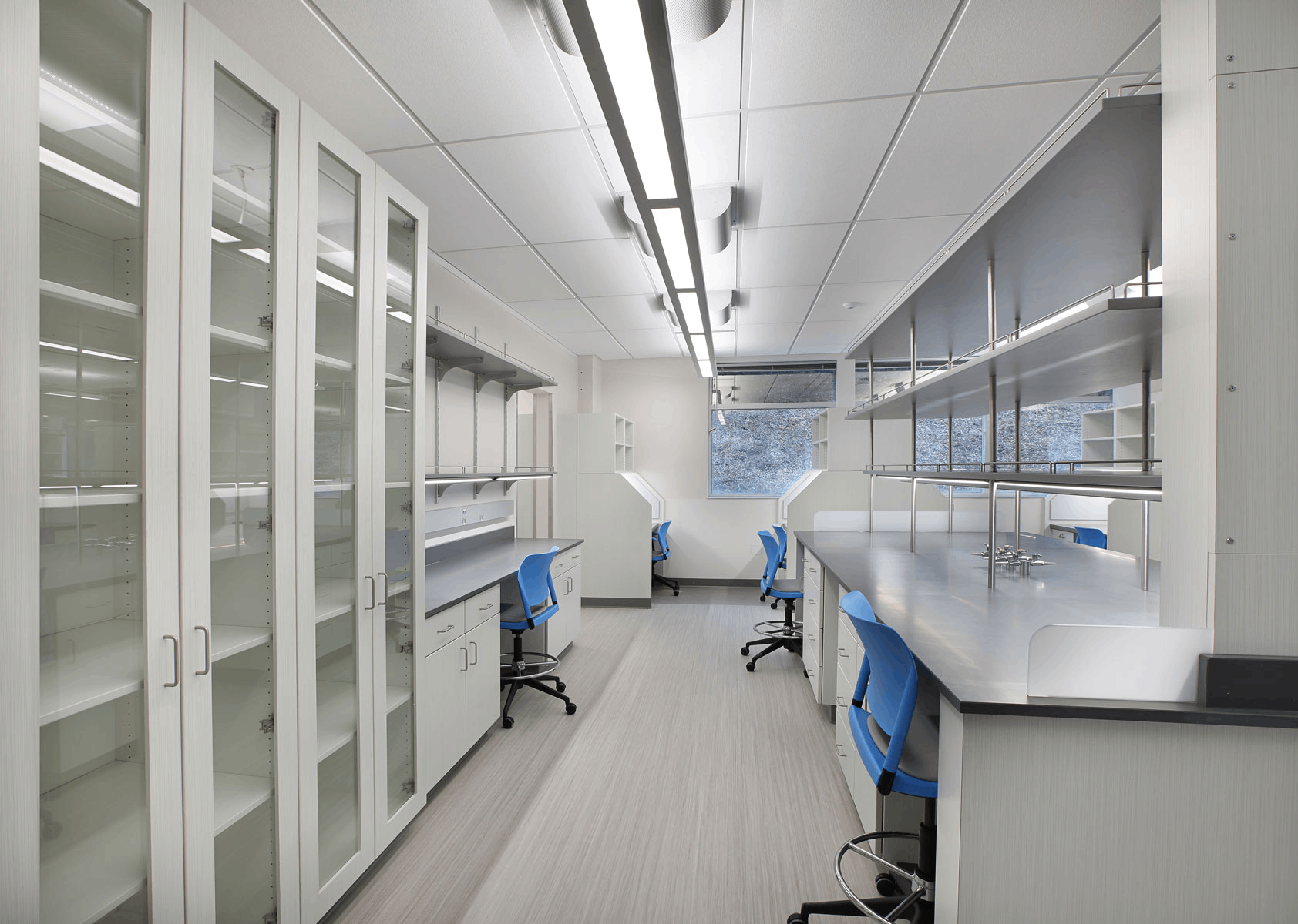 實驗室裝修中吊頂的設計與安裝技巧