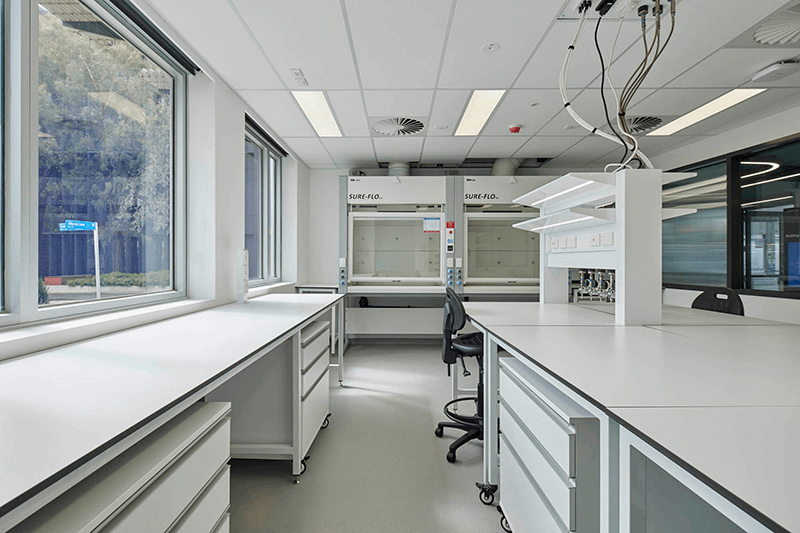 疾控中心 P3 實驗室設計：負壓梯度 + 氣密門系統的國家級